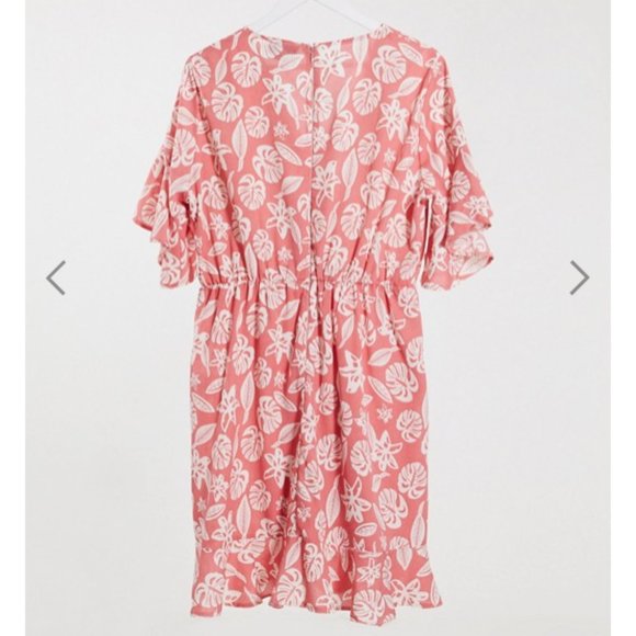 AX Paris Plus ruffle wrap dress in tropical - Picture 2 of 6